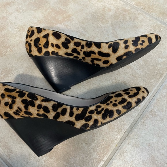 Franco Sarto Brown and Black Heels Elegant Design - Picture 4 of 5